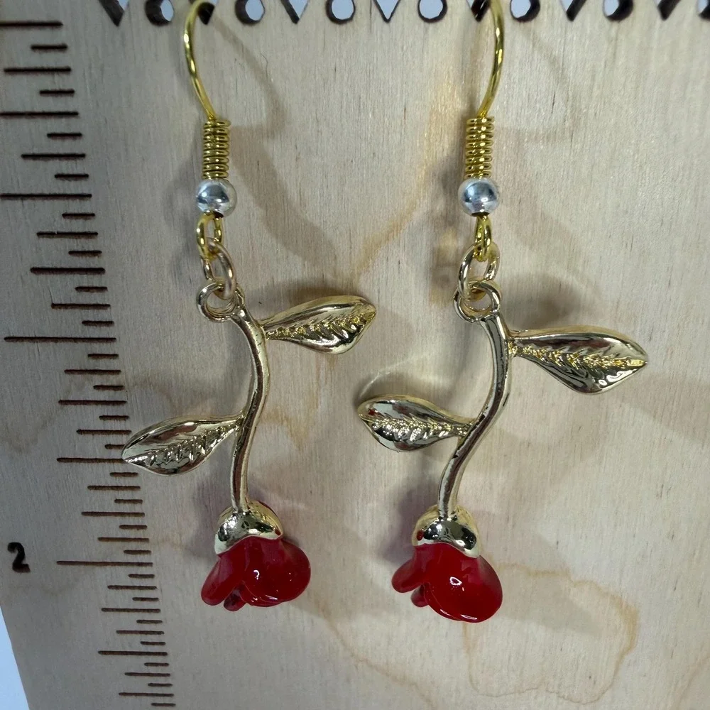 Red Rose Dangle Earrings -‎ Gold Floral Drop Earrings - Romantic Flower Earrings